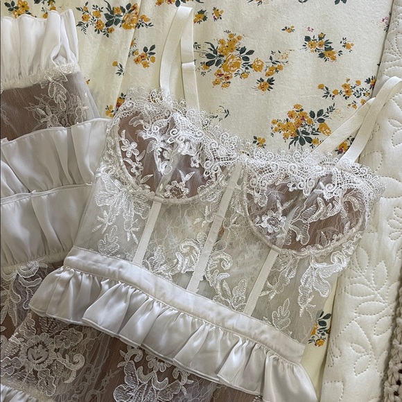 V. Chapman Cassia Dress in White - Picture 3 of 7